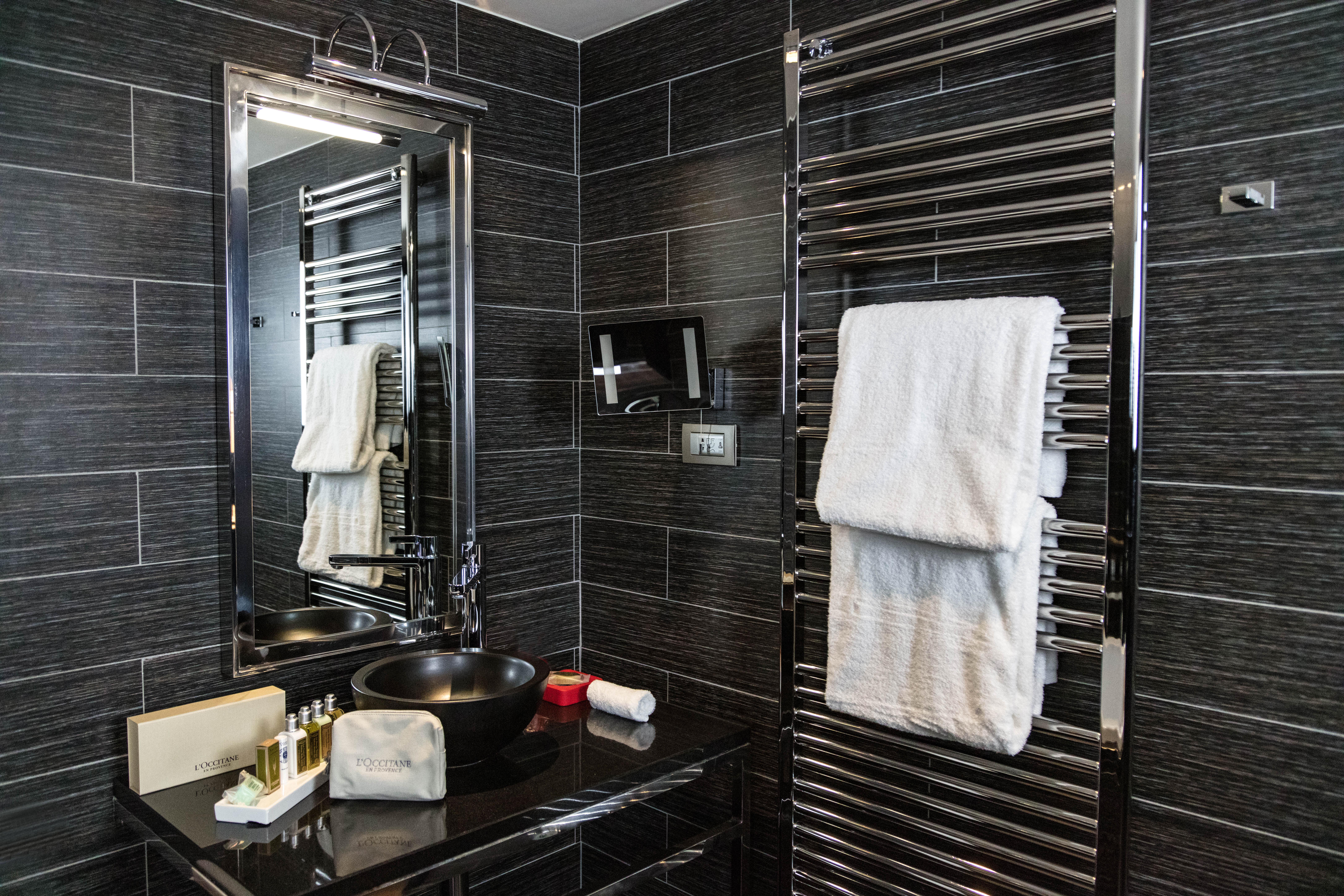 Avenue Hotel 4*